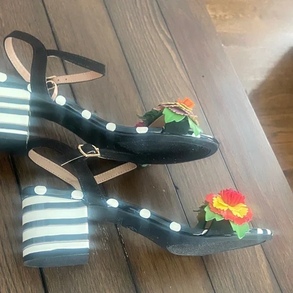Betsey Johnson Black Polka Dot Floral Heels - Picture 6 of 9